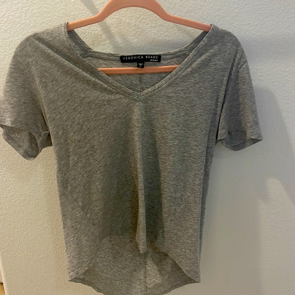 Veronica Beard Cindy V-Neck t-shirt, size small , gray